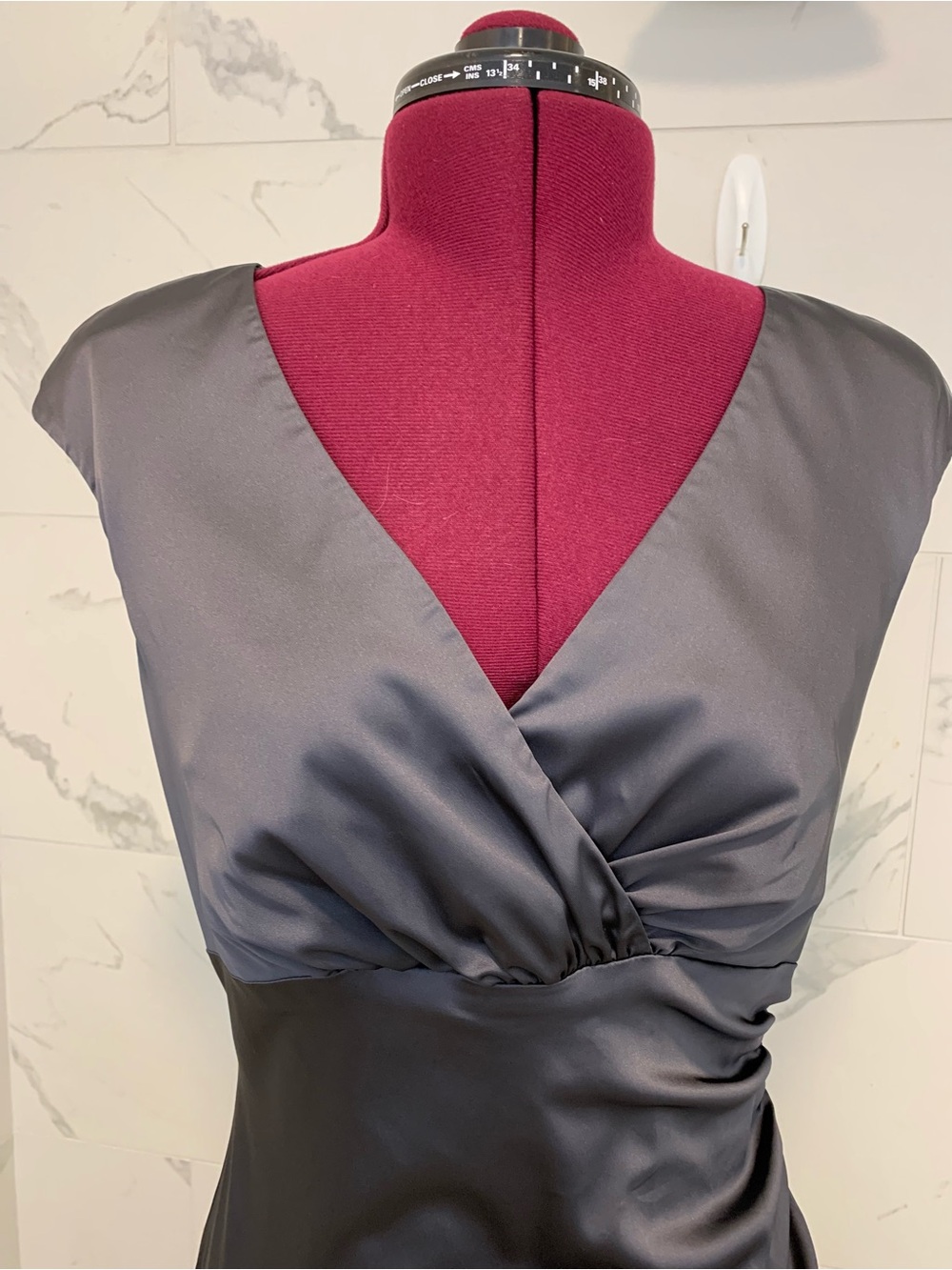 Lauren Ralph Lauren Satin V-Neck Evening Dress Gray 12 - Picture 3 of 16